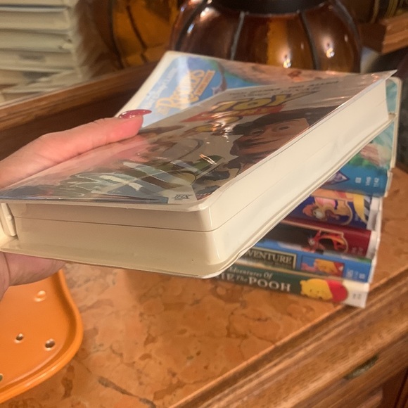 6 Walt Disney VHS Toy Story The Rescuers Oliver & Company Mulan Winnie the Pooh - Picture 3 of 13